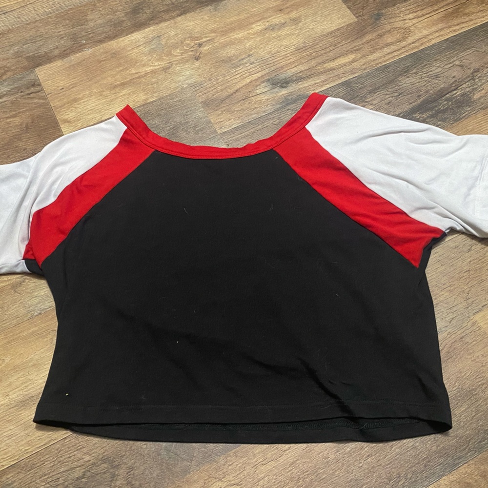 Cute cropped tee